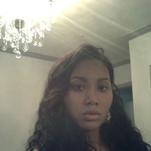 Meet your Posher, Estelle